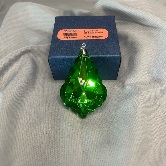 Green glass pendant/ornament - Picture 3 of 4